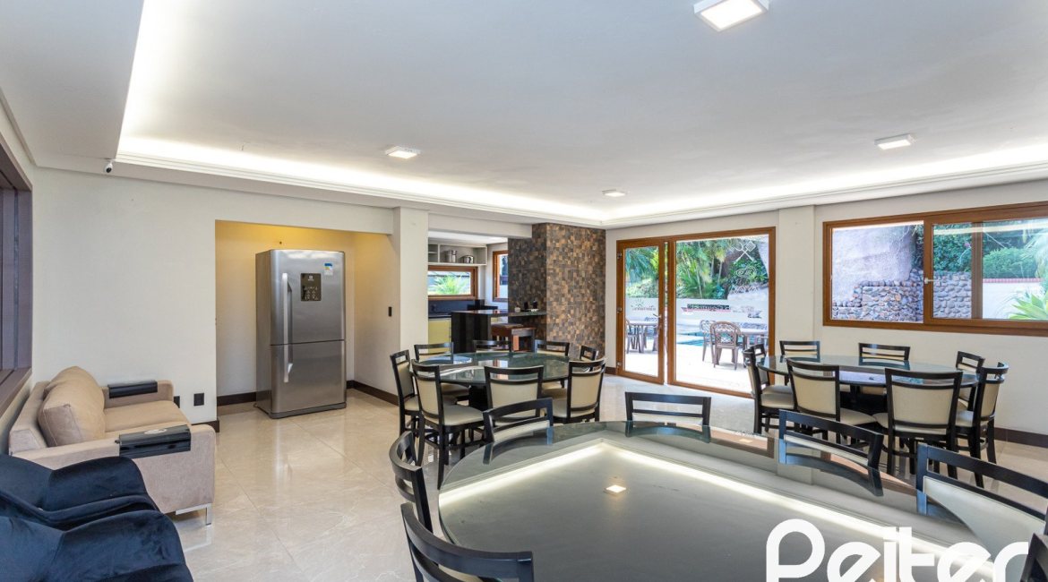 Apartamento à venda com 129m², 4 dormitórios, 1 suíte, 2 vagas, no bairro Ipanema em Porto Alegre