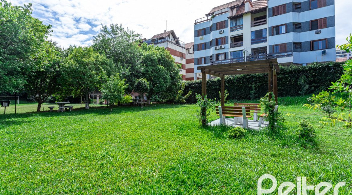 Apartamento à venda com 129m², 4 dormitórios, 1 suíte, 2 vagas, no bairro Ipanema em Porto Alegre