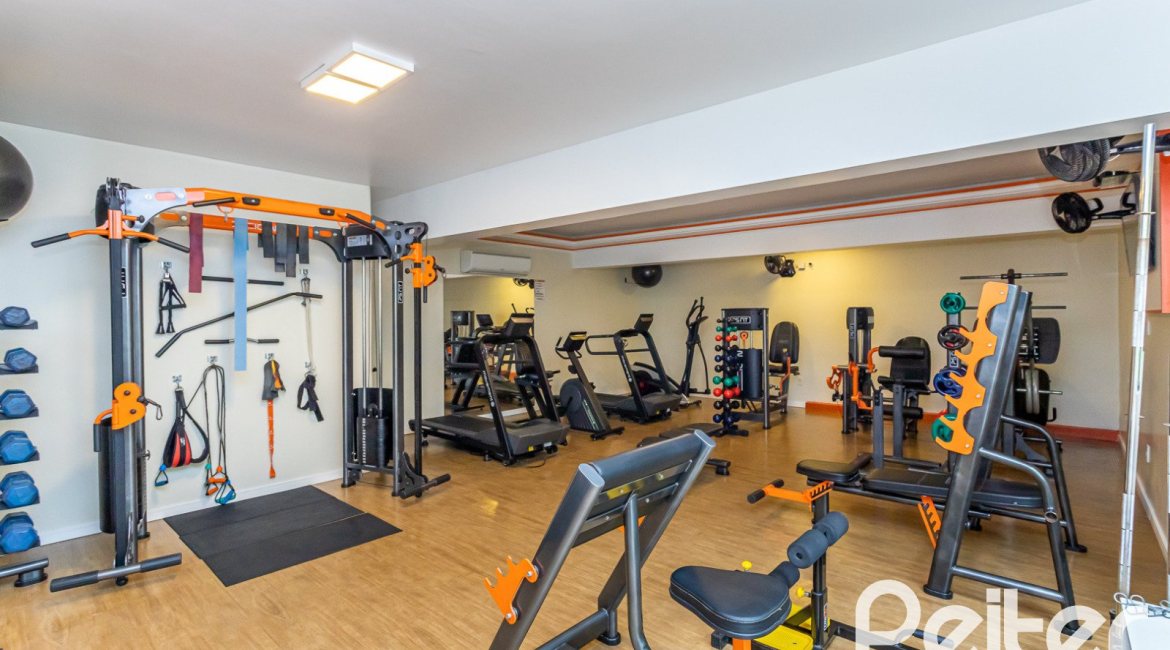 Apartamento à venda com 129m², 4 dormitórios, 1 suíte, 2 vagas, no bairro Ipanema em Porto Alegre