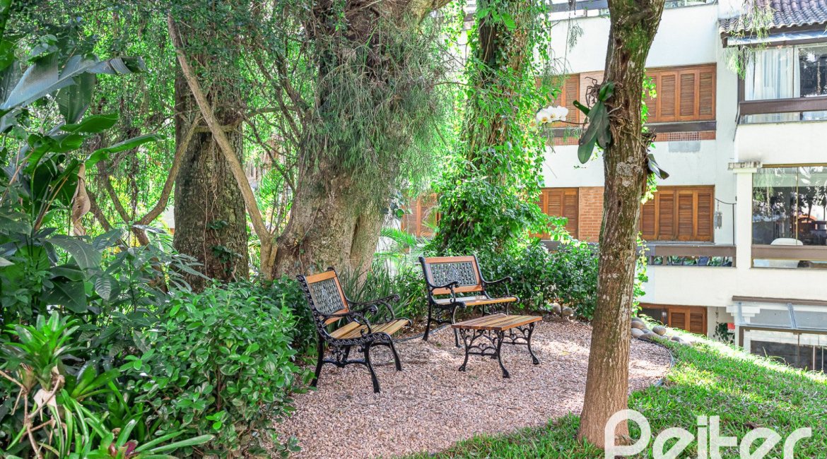 Apartamento à venda com 129m², 4 dormitórios, 1 suíte, 2 vagas, no bairro Ipanema em Porto Alegre
