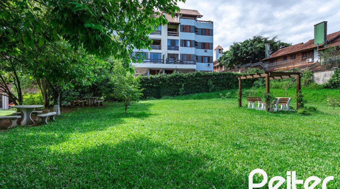 Apartamento à venda com 129m², 4 dormitórios, 1 suíte, 2 vagas, no bairro Ipanema em Porto Alegre