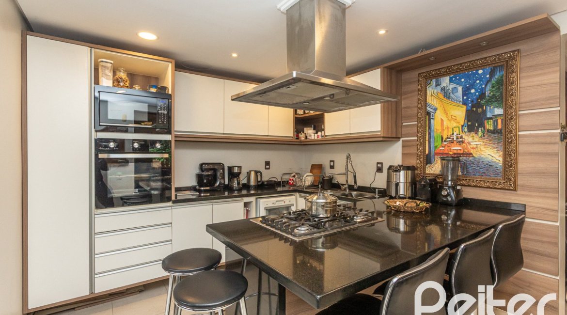 Apartamento à venda com 129m², 4 dormitórios, 1 suíte, 2 vagas, no bairro Ipanema em Porto Alegre