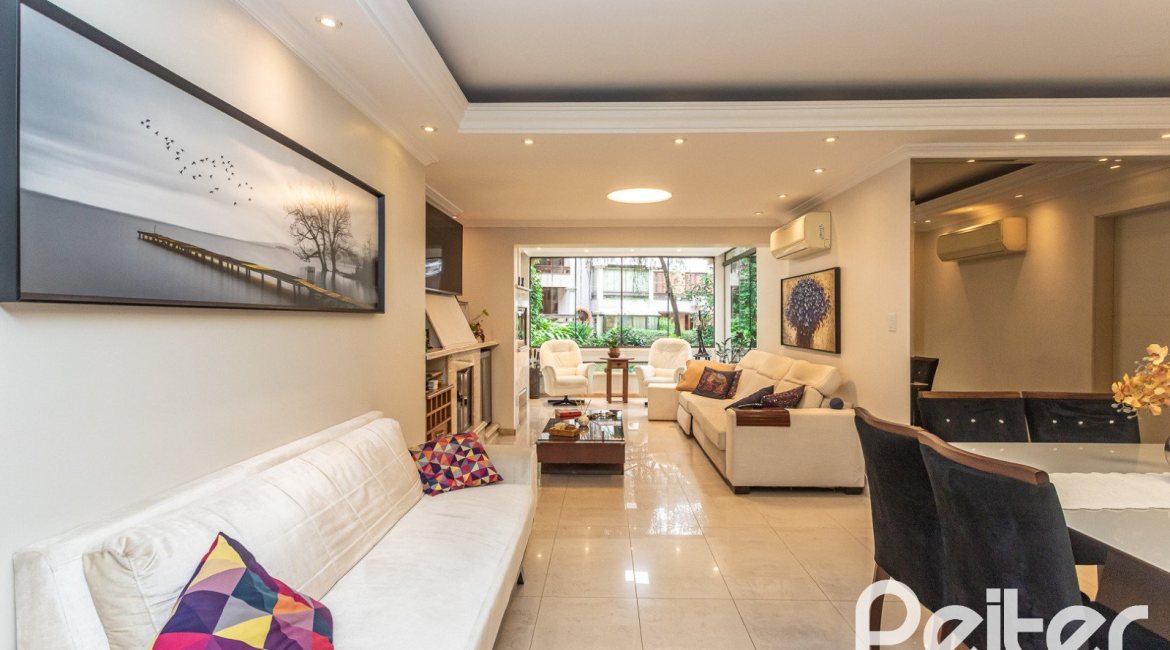 Apartamento à venda com 129m², 4 dormitórios, 1 suíte, 2 vagas, no bairro Ipanema em Porto Alegre