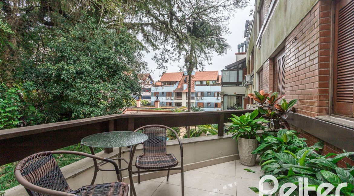 Apartamento à venda com 129m², 4 dormitórios, 1 suíte, 2 vagas, no bairro Ipanema em Porto Alegre