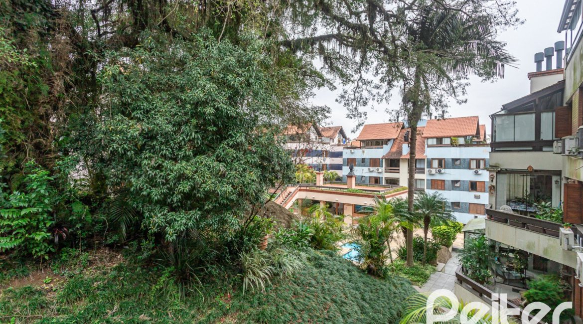 Apartamento à venda com 129m², 4 dormitórios, 1 suíte, 2 vagas, no bairro Ipanema em Porto Alegre