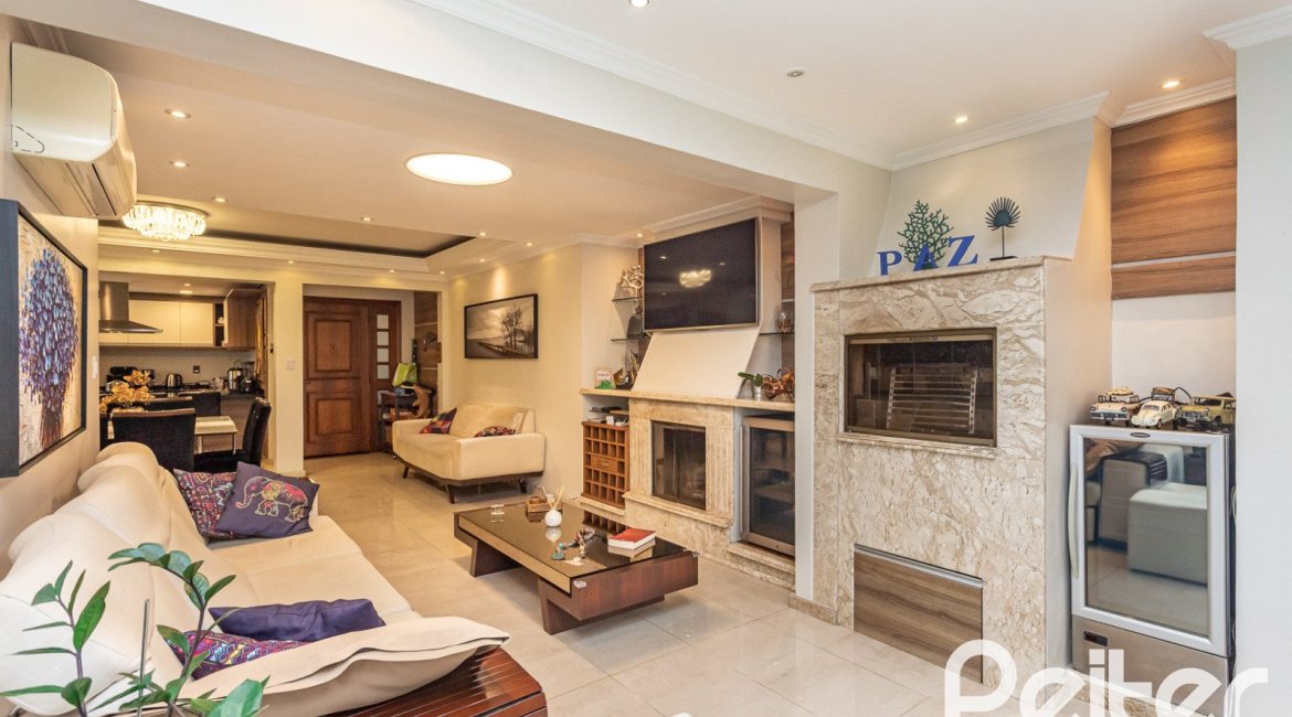Apartamento à venda com 129m², 4 dormitórios, 1 suíte, 2 vagas, no bairro Ipanema em Porto Alegre