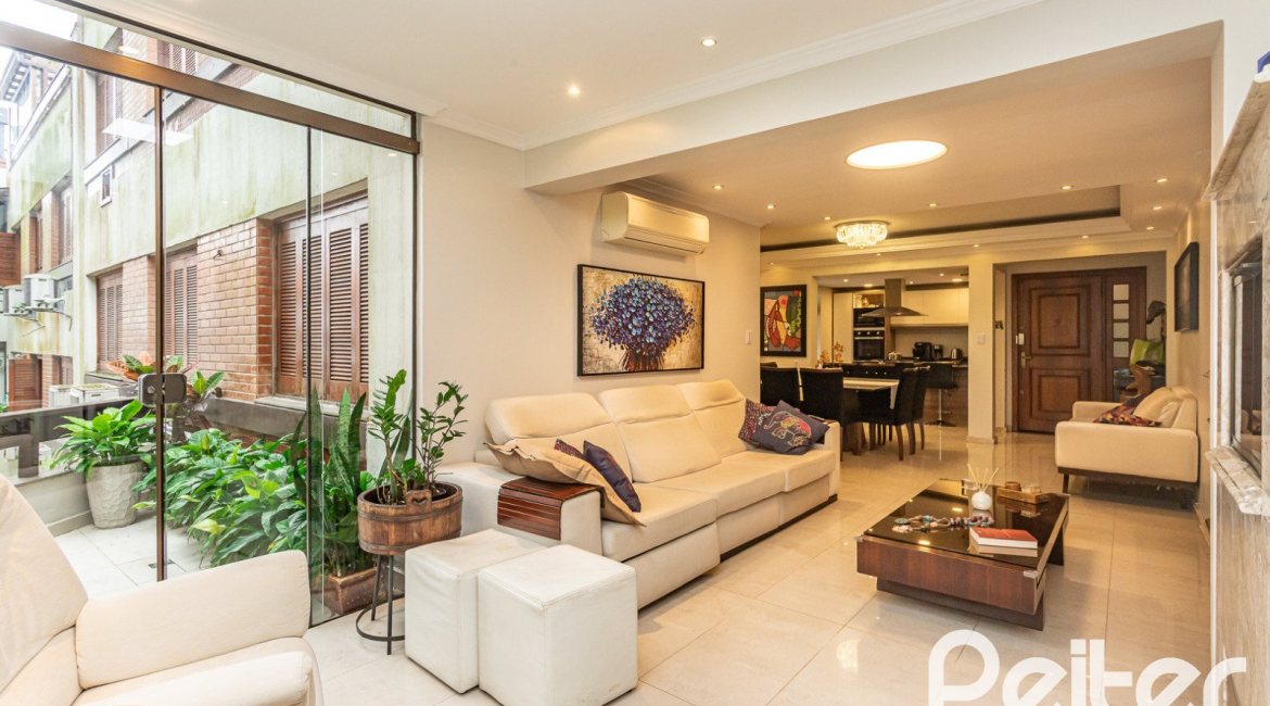 Apartamento à venda com 129m², 4 dormitórios, 1 suíte, 2 vagas, no bairro Ipanema em Porto Alegre