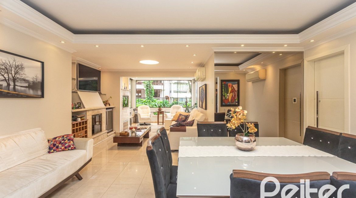 Apartamento à venda com 129m², 4 dormitórios, 1 suíte, 2 vagas, no bairro Ipanema em Porto Alegre