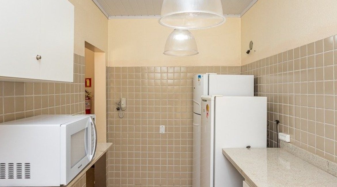 Apartamento à venda com 72m², 2 dormitórios, 1 suíte, 1 vaga, no bairro Cristal em Porto Alegre