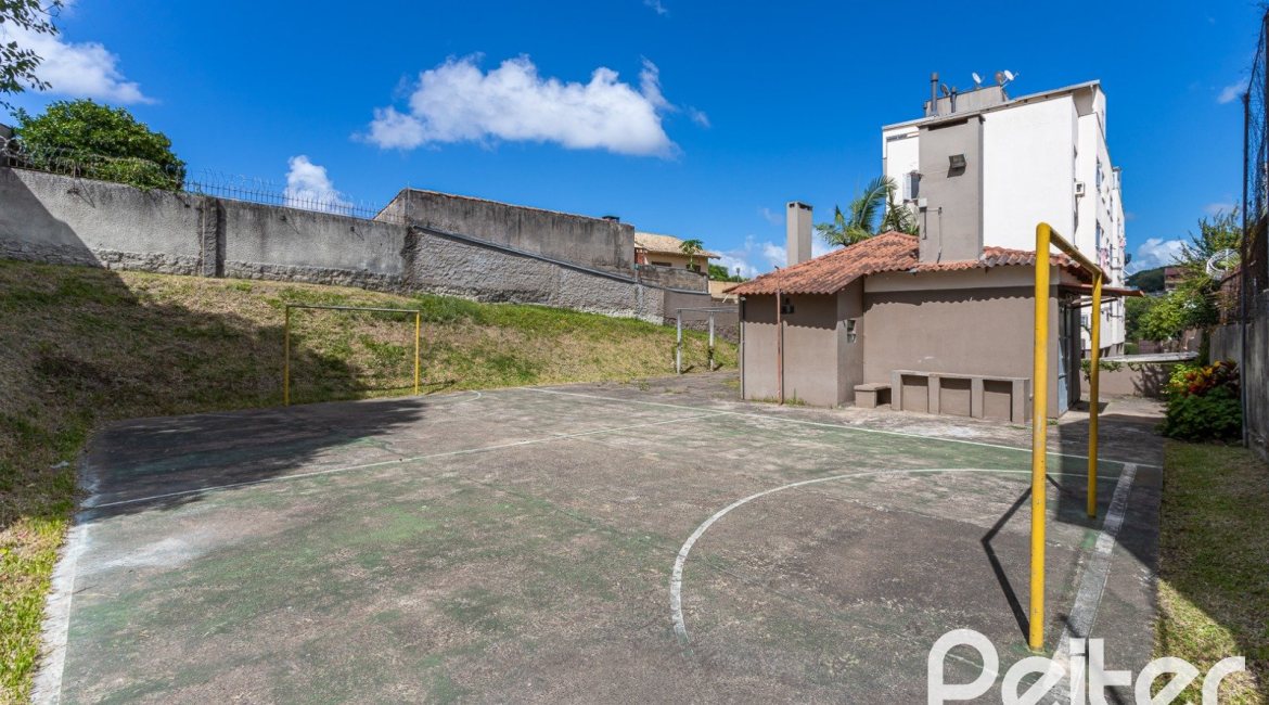 Apartamento à venda com 72m², 2 dormitórios, 1 suíte, 1 vaga, no bairro Cristal em Porto Alegre