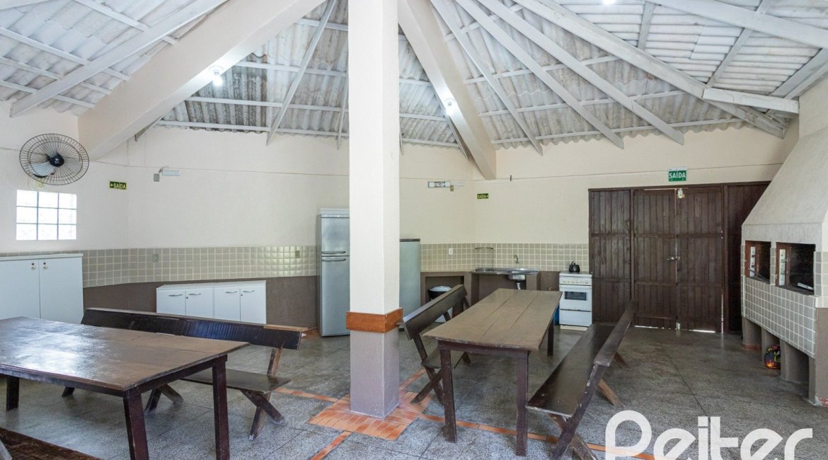 Apartamento à venda com 72m², 2 dormitórios, 1 suíte, 1 vaga, no bairro Cristal em Porto Alegre