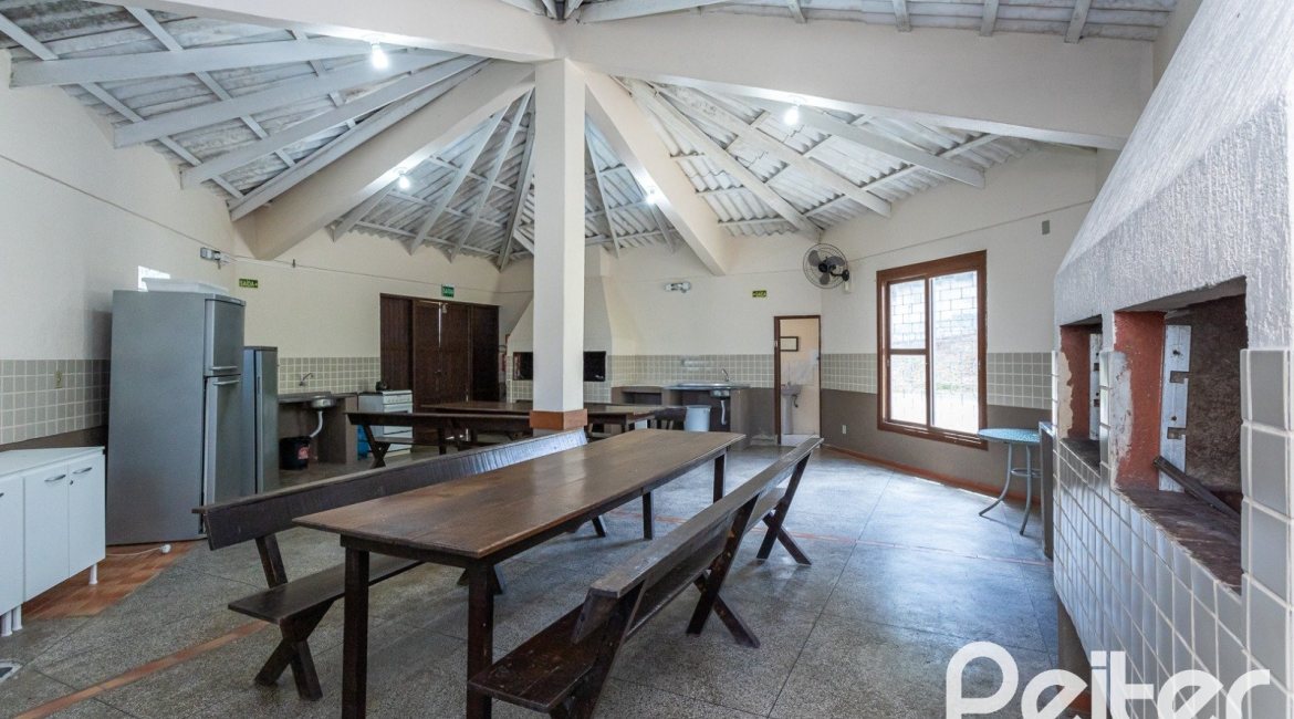 Apartamento à venda com 72m², 2 dormitórios, 1 suíte, 1 vaga, no bairro Cristal em Porto Alegre