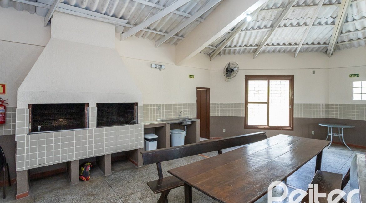Apartamento à venda com 72m², 2 dormitórios, 1 suíte, 1 vaga, no bairro Cristal em Porto Alegre