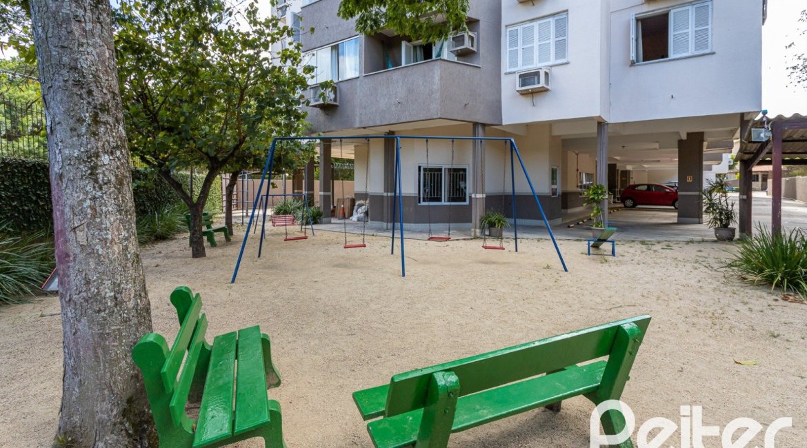 Apartamento à venda com 72m², 2 dormitórios, 1 suíte, 1 vaga, no bairro Cristal em Porto Alegre