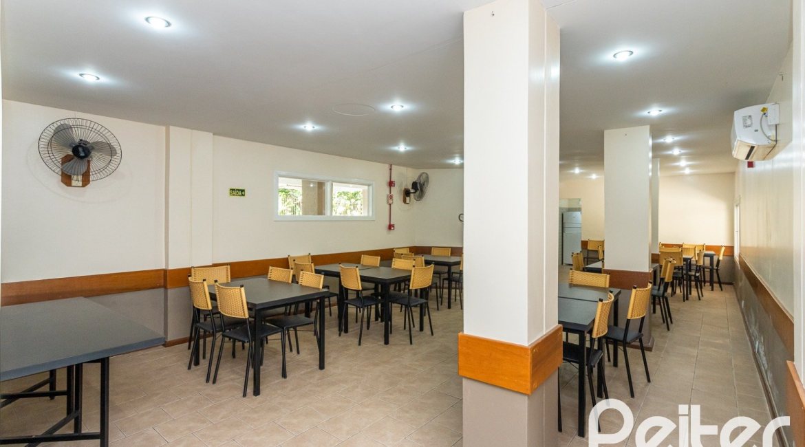 Apartamento à venda com 72m², 2 dormitórios, 1 suíte, 1 vaga, no bairro Cristal em Porto Alegre
