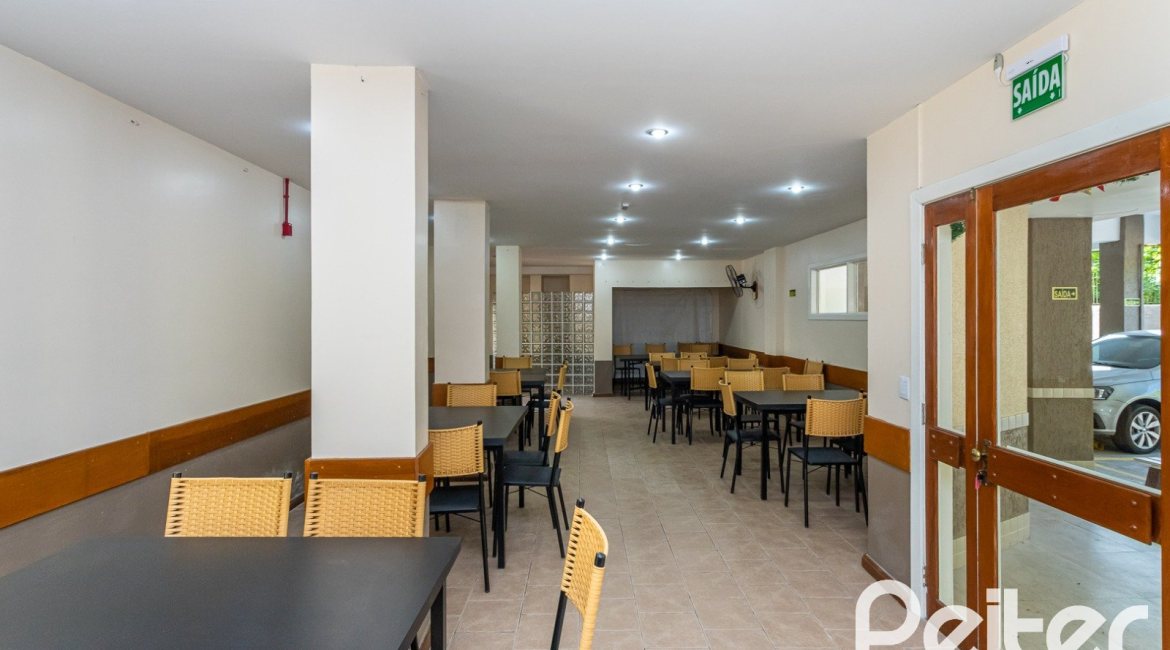 Apartamento à venda com 72m², 2 dormitórios, 1 suíte, 1 vaga, no bairro Cristal em Porto Alegre