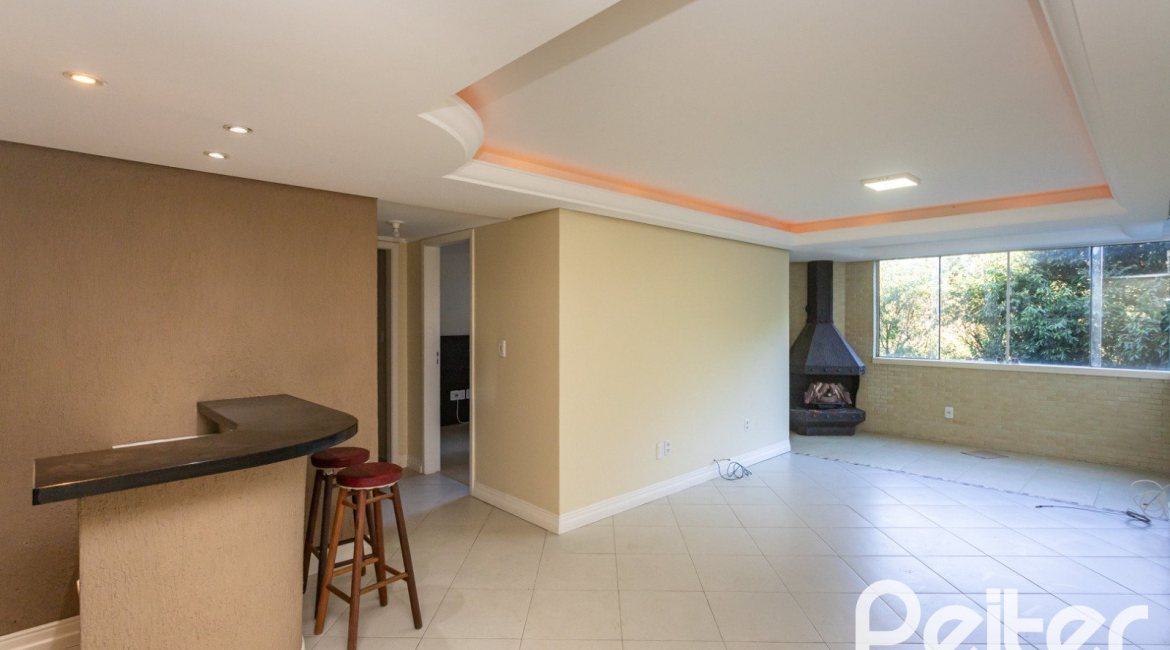 Apartamento à venda com 72m², 2 dormitórios, 1 suíte, 1 vaga, no bairro Cristal em Porto Alegre