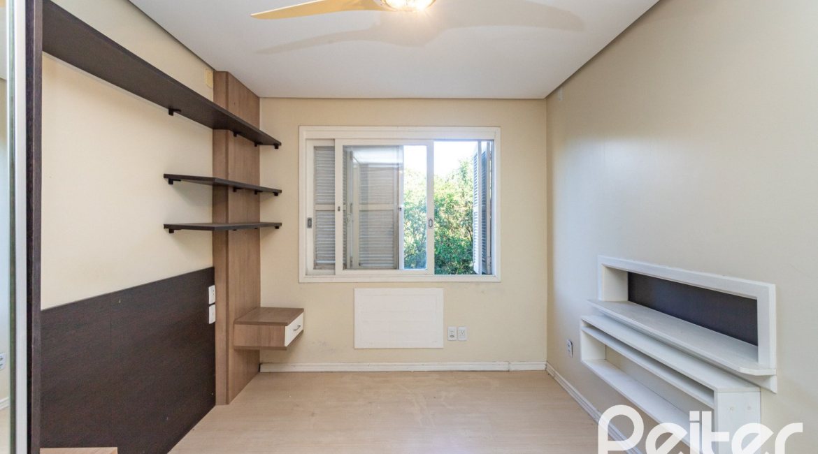 Apartamento à venda com 72m², 2 dormitórios, 1 suíte, 1 vaga, no bairro Cristal em Porto Alegre