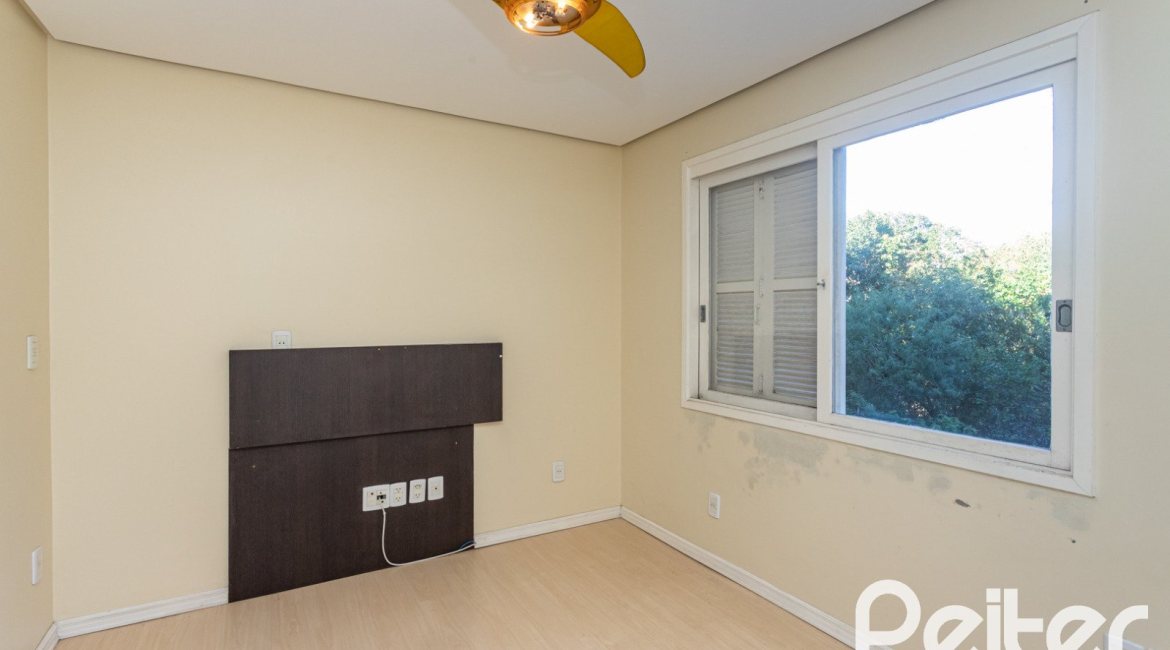 Apartamento à venda com 72m², 2 dormitórios, 1 suíte, 1 vaga, no bairro Cristal em Porto Alegre