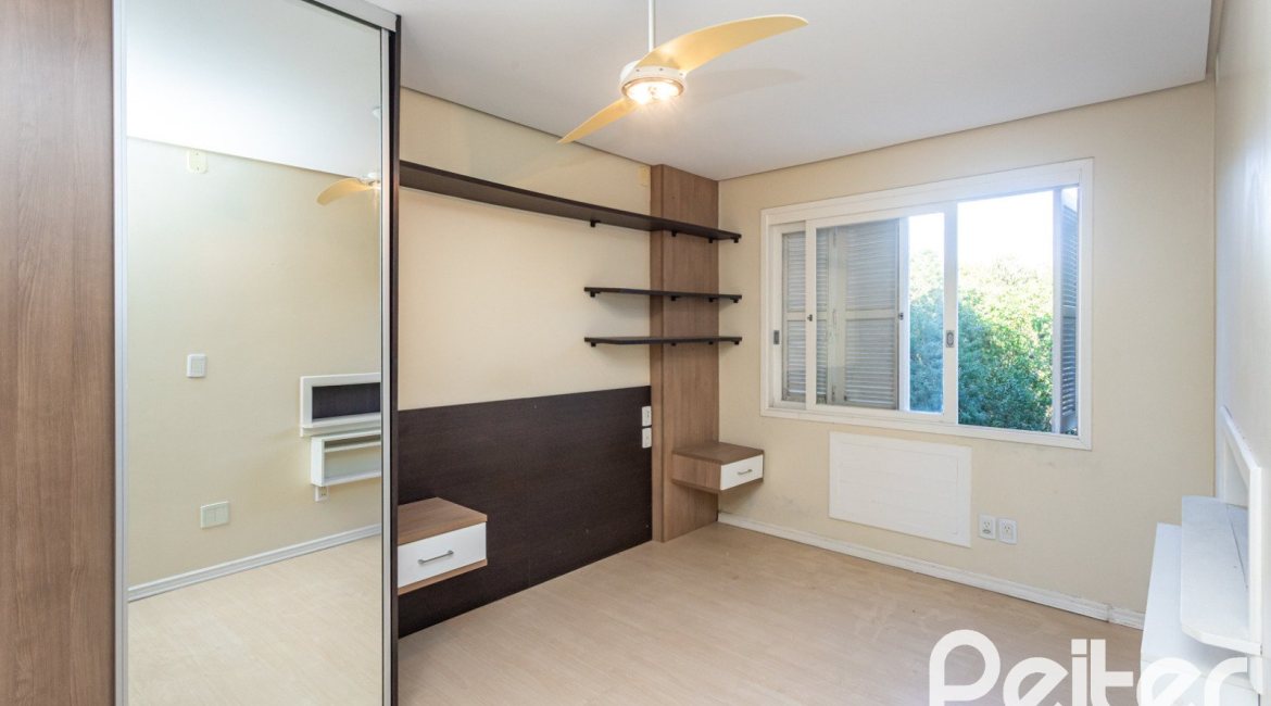 Apartamento à venda com 72m², 2 dormitórios, 1 suíte, 1 vaga, no bairro Cristal em Porto Alegre