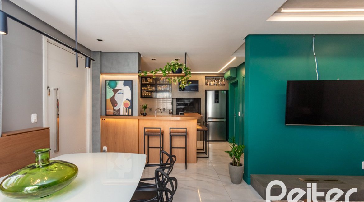 Casa em Condomínio à venda com 154m², 3 dormitórios, 3 suítes, 2 vagas, no bairro Vila Assunção em Porto Alegre