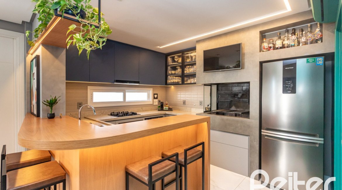 Casa em Condomínio à venda com 154m², 3 dormitórios, 3 suítes, 2 vagas, no bairro Vila Assunção em Porto Alegre