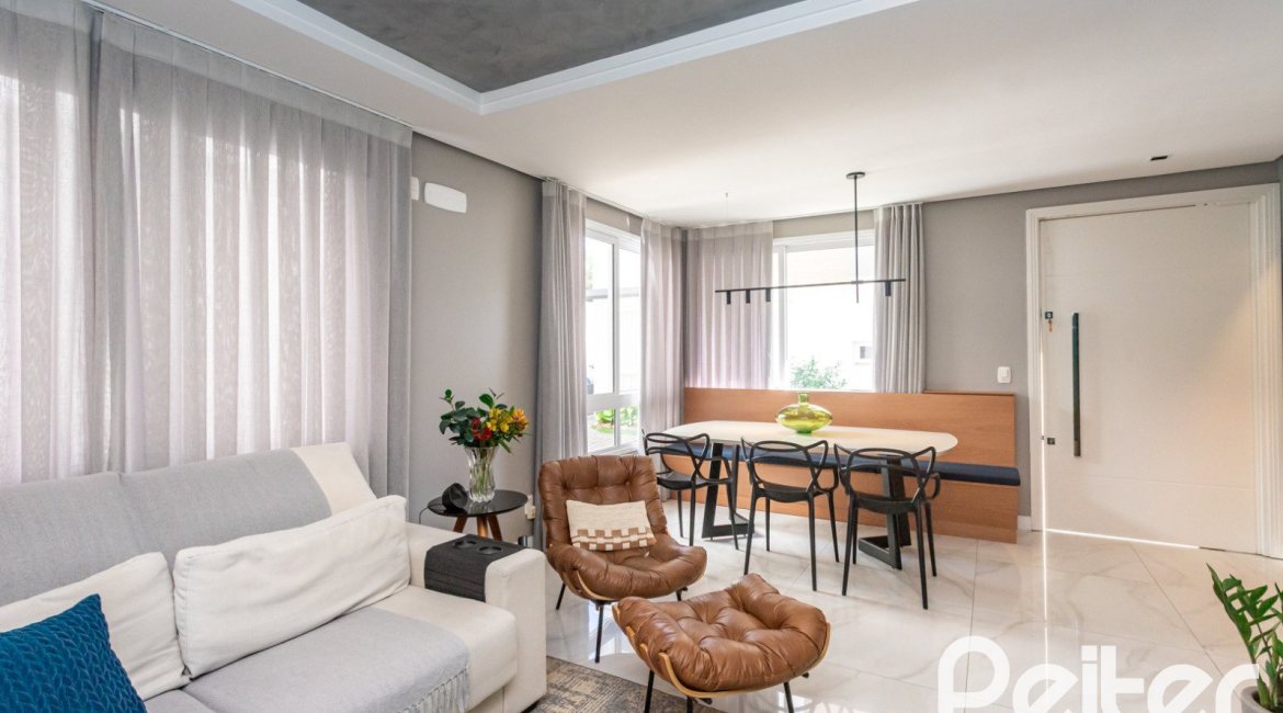 Casa em Condomínio à venda com 154m², 3 dormitórios, 3 suítes, 2 vagas, no bairro Vila Assunção em Porto Alegre