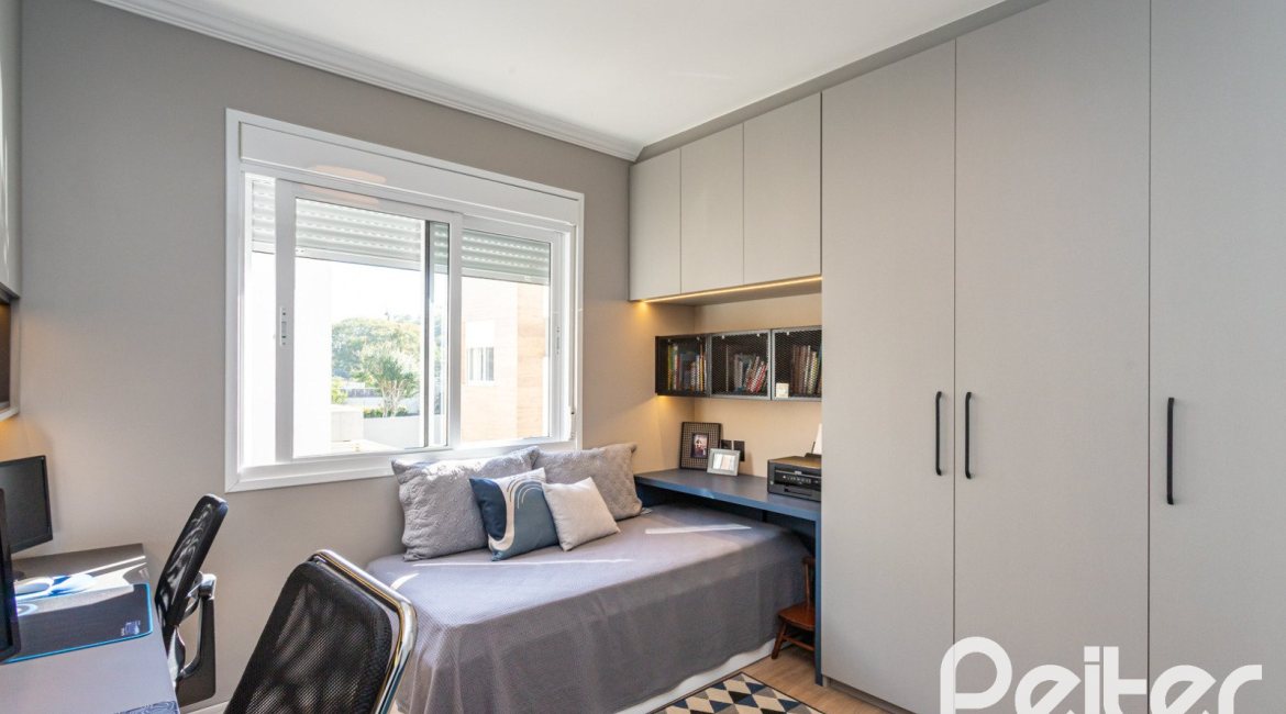 Casa em Condomínio à venda com 154m², 3 dormitórios, 3 suítes, 2 vagas, no bairro Vila Assunção em Porto Alegre