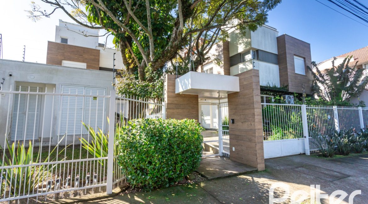 Casa em Condomínio à venda com 154m², 3 dormitórios, 3 suítes, 2 vagas, no bairro Vila Assunção em Porto Alegre