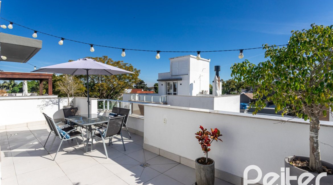 Casa em Condomínio à venda com 154m², 3 dormitórios, 3 suítes, 2 vagas, no bairro Vila Assunção em Porto Alegre