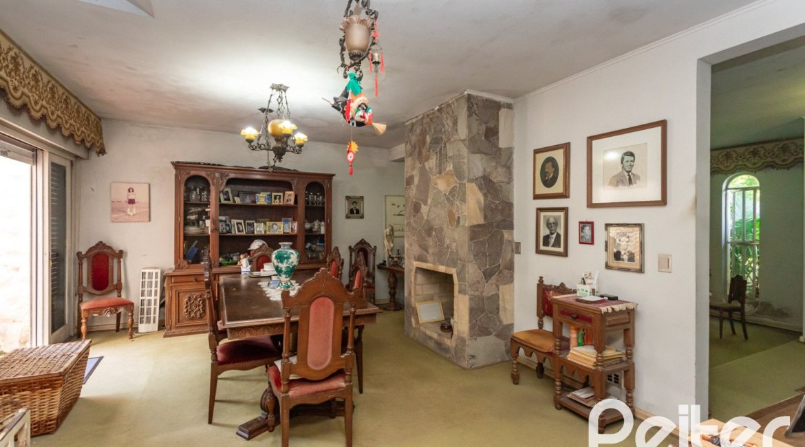 Casa em Condomínio à venda com 323m², 5 dormitórios, 1 suíte, 4 vagas, no bairro Tristeza em Porto Alegre