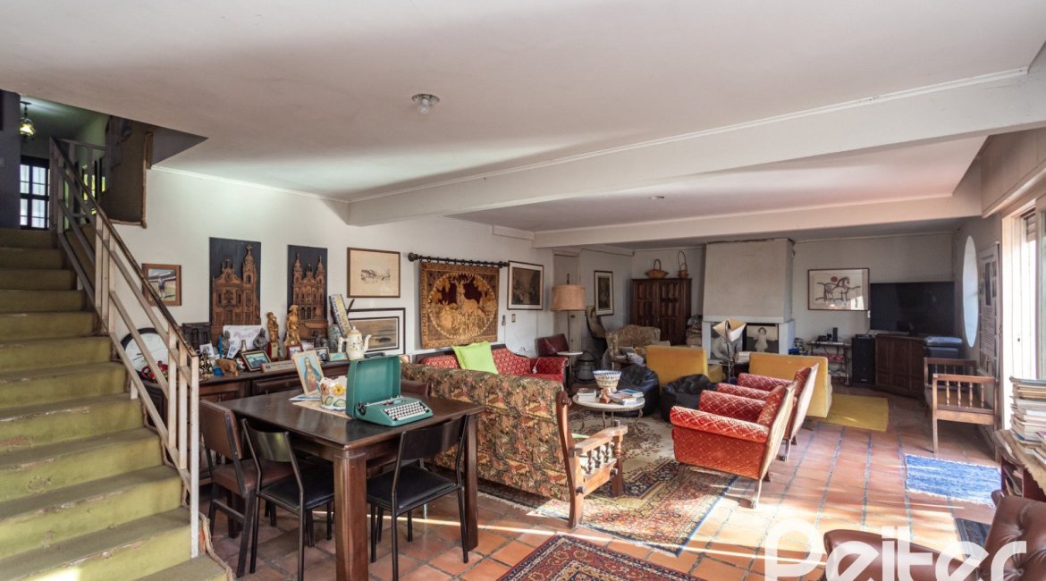 Casa em Condomínio à venda com 323m², 5 dormitórios, 1 suíte, 4 vagas, no bairro Tristeza em Porto Alegre