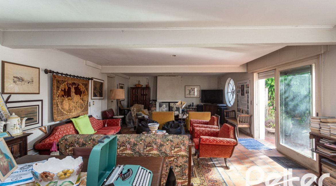 Casa em Condomínio à venda com 323m², 5 dormitórios, 1 suíte, 4 vagas, no bairro Tristeza em Porto Alegre