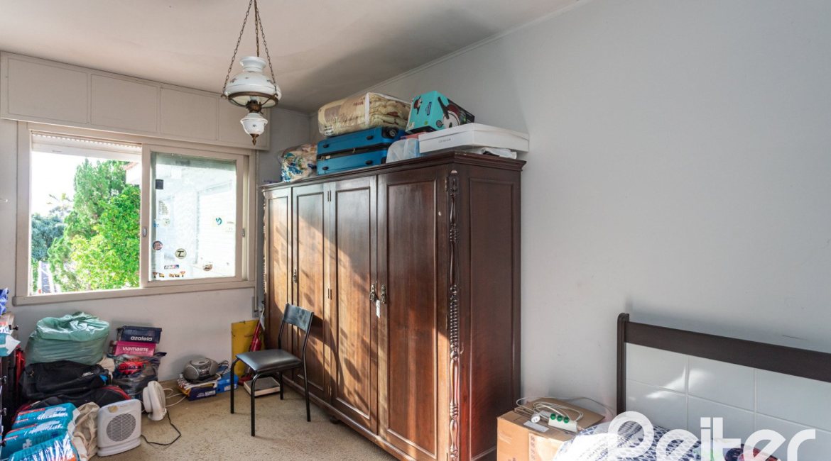 Casa em Condomínio à venda com 323m², 5 dormitórios, 1 suíte, 4 vagas, no bairro Tristeza em Porto Alegre