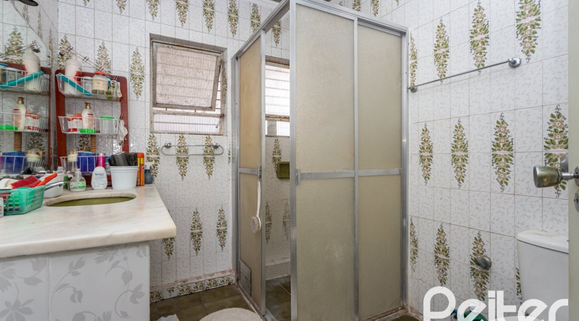 Casa em Condomínio à venda com 323m², 5 dormitórios, 1 suíte, 4 vagas, no bairro Tristeza em Porto Alegre