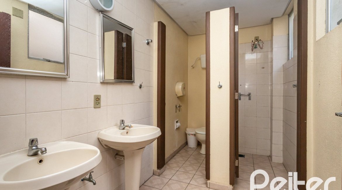 Casa à venda, 23 dormitórios, 20 vagas, no bairro Vila Conceição em Porto Alegre