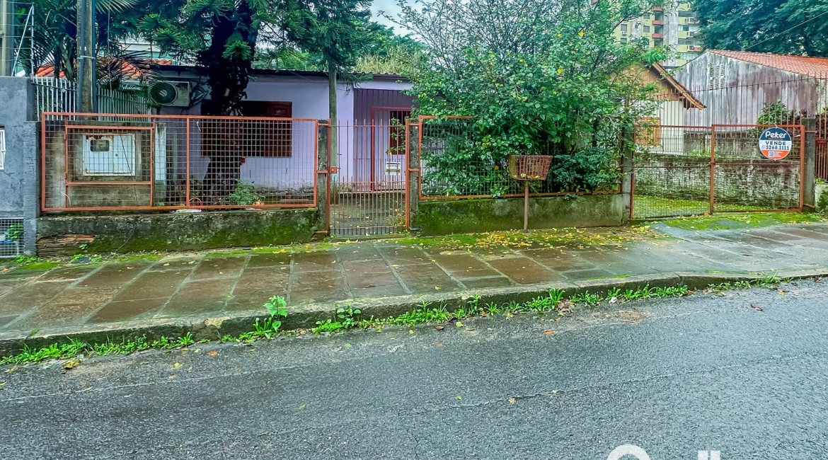 Terreno à venda com 357m², no bairro Tristeza em Porto Alegre