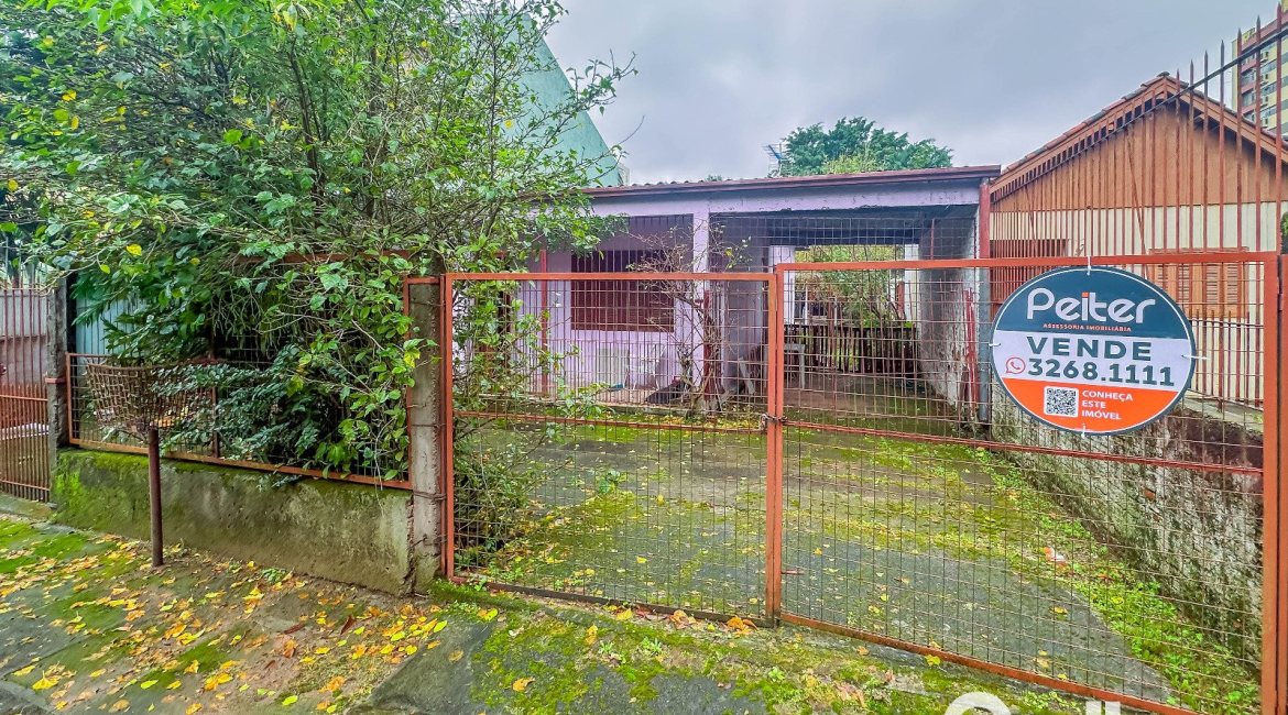 Terreno à venda com 357m², no bairro Tristeza em Porto Alegre