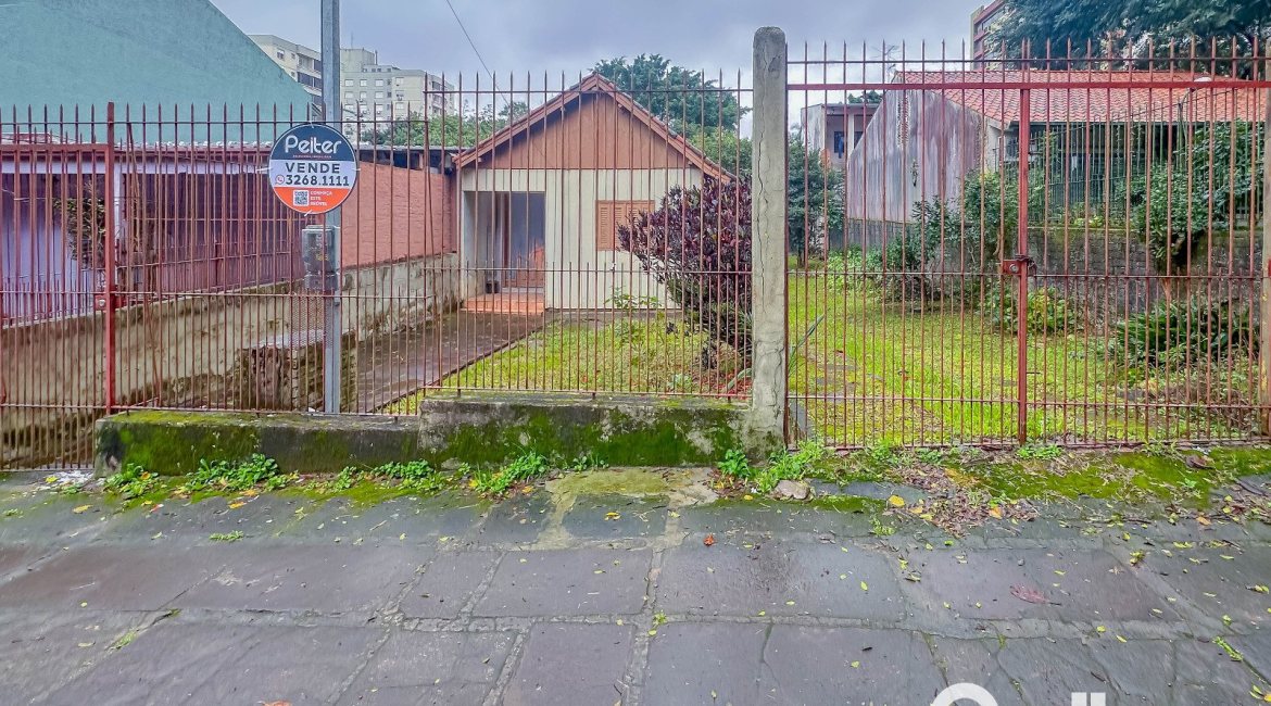 Terreno à venda com 357m², no bairro Tristeza em Porto Alegre