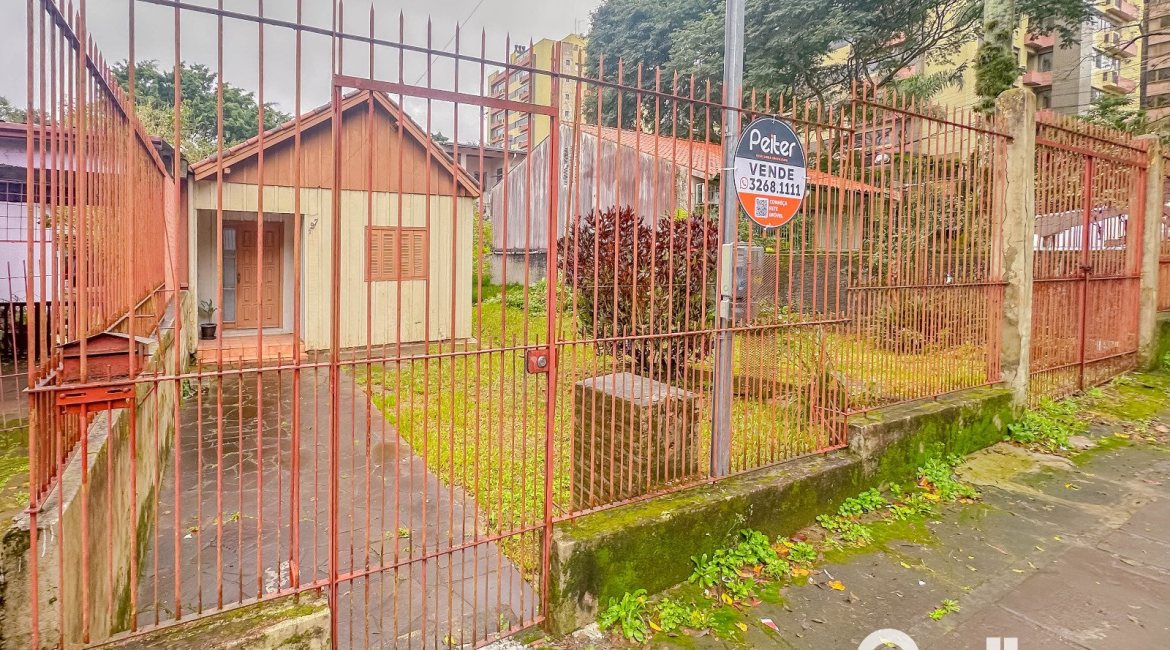 Terreno à venda com 357m², no bairro Tristeza em Porto Alegre