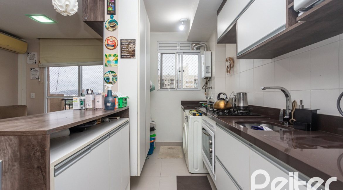 Apartamento à venda com 67m², 3 dormitórios, 1 suíte, 2 vagas, no bairro Tristeza em PORTO ALEGRE