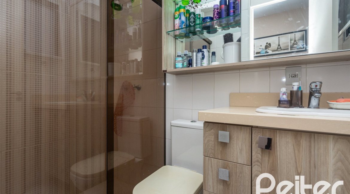 Apartamento à venda com 67m², 3 dormitórios, 1 suíte, 2 vagas, no bairro Tristeza em PORTO ALEGRE