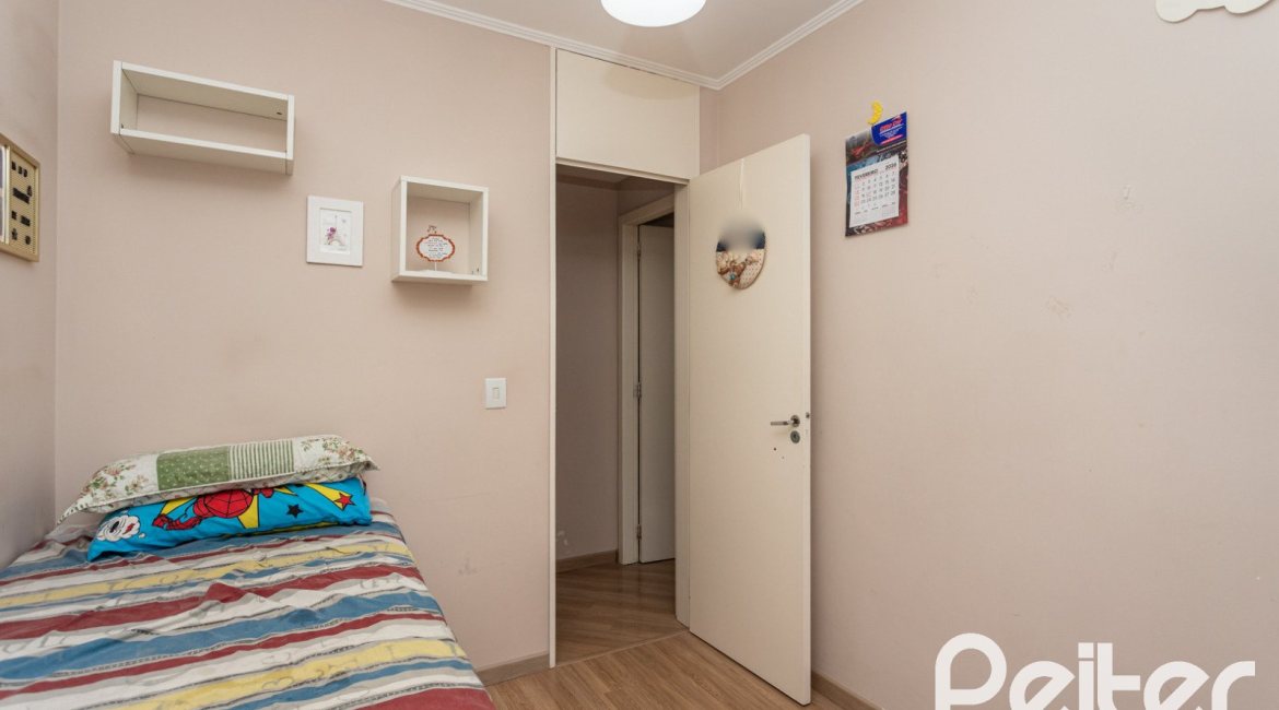 Apartamento à venda com 67m², 3 dormitórios, 1 suíte, 2 vagas, no bairro Tristeza em PORTO ALEGRE