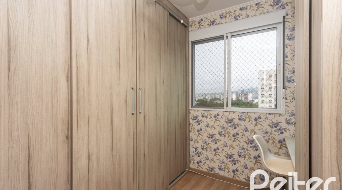 Apartamento à venda com 67m², 3 dormitórios, 1 suíte, 2 vagas, no bairro Tristeza em PORTO ALEGRE
