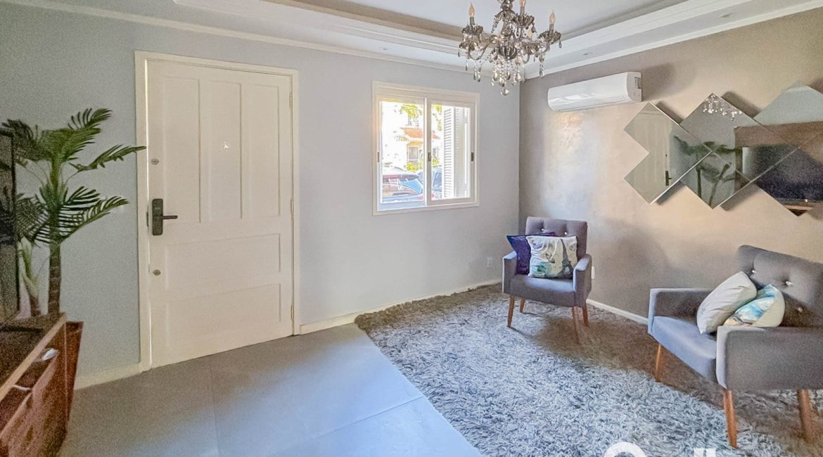Casa em Condomínio à venda com 117m², 3 dormitórios, 1 suíte, 2 vagas, no bairro Vila Nova em PORTO ALEGRE