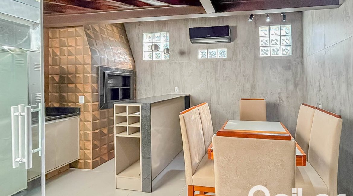 Casa em Condomínio à venda com 117m², 3 dormitórios, 1 suíte, 2 vagas, no bairro Vila Nova em PORTO ALEGRE