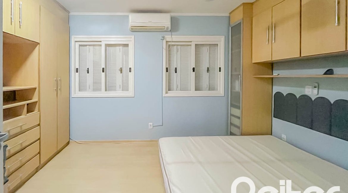 Casa em Condomínio à venda com 117m², 3 dormitórios, 1 suíte, 2 vagas, no bairro Vila Nova em PORTO ALEGRE