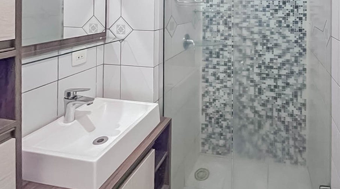 Casa em Condomínio à venda com 117m², 3 dormitórios, 1 suíte, 2 vagas, no bairro Vila Nova em PORTO ALEGRE