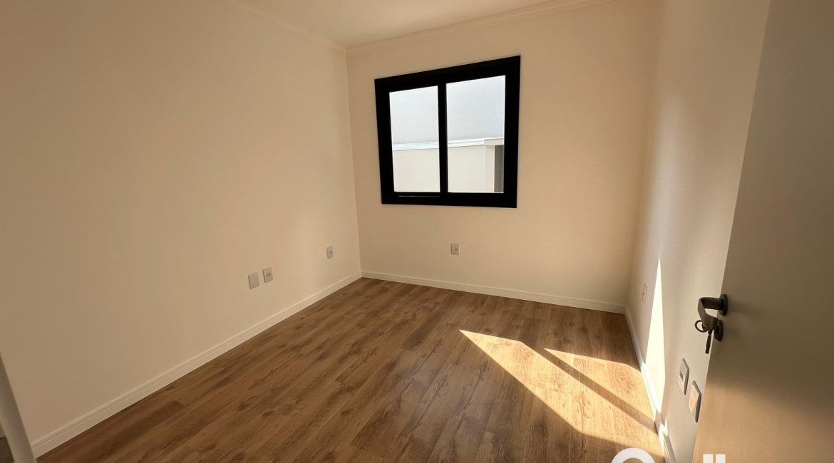 Casa em Condomínio à venda com 95m², 3 dormitórios, 1 suíte, 1 vaga, no bairro Hípica em Porto Alegre
