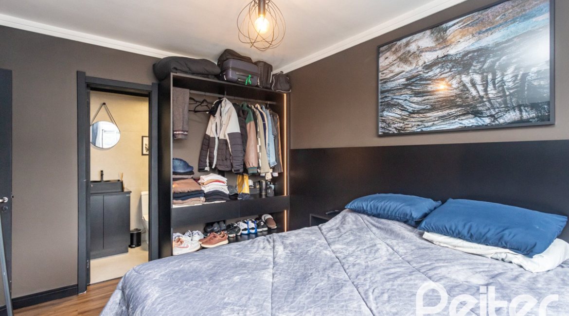Apartamento à venda com 65m², 2 dormitórios, 1 suíte, 1 vaga, no bairro Cristal em PORTO ALEGRE